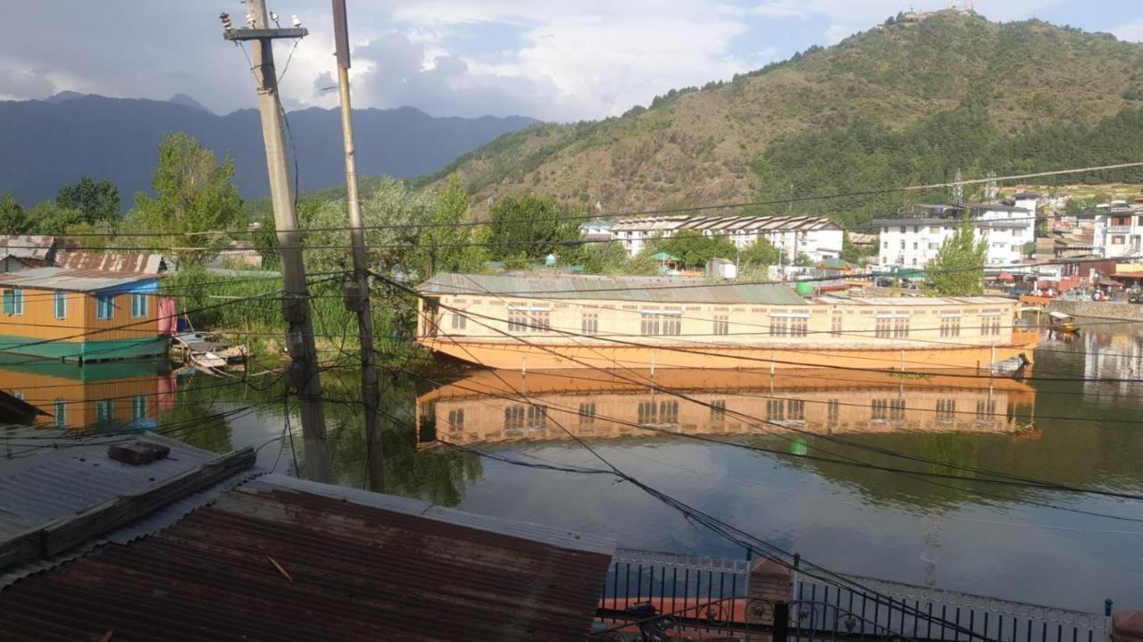 Lake Boulevard Guest House Srīnagar Exterior foto